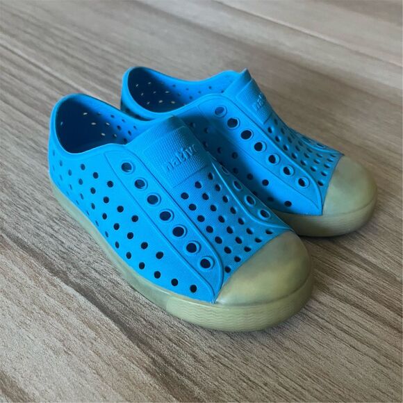 Native Jefferson Glow Toddler Kids Slip-On Water Shoes Blue Size C6 - Picture 1 of 5